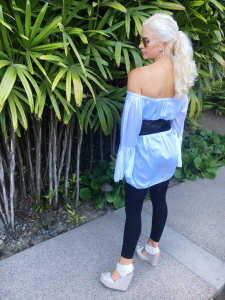 mode de vie fit shanna versatility of a white blouse