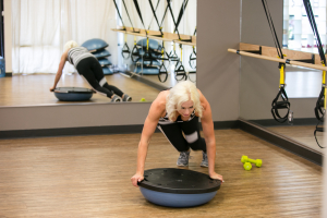 mode de vie fit shanna bosu plank ski jumps